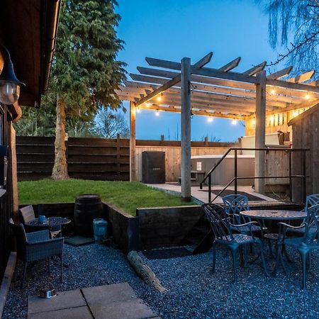 Rowanlea Lodge With Hot Tub Marykirk Exterior foto