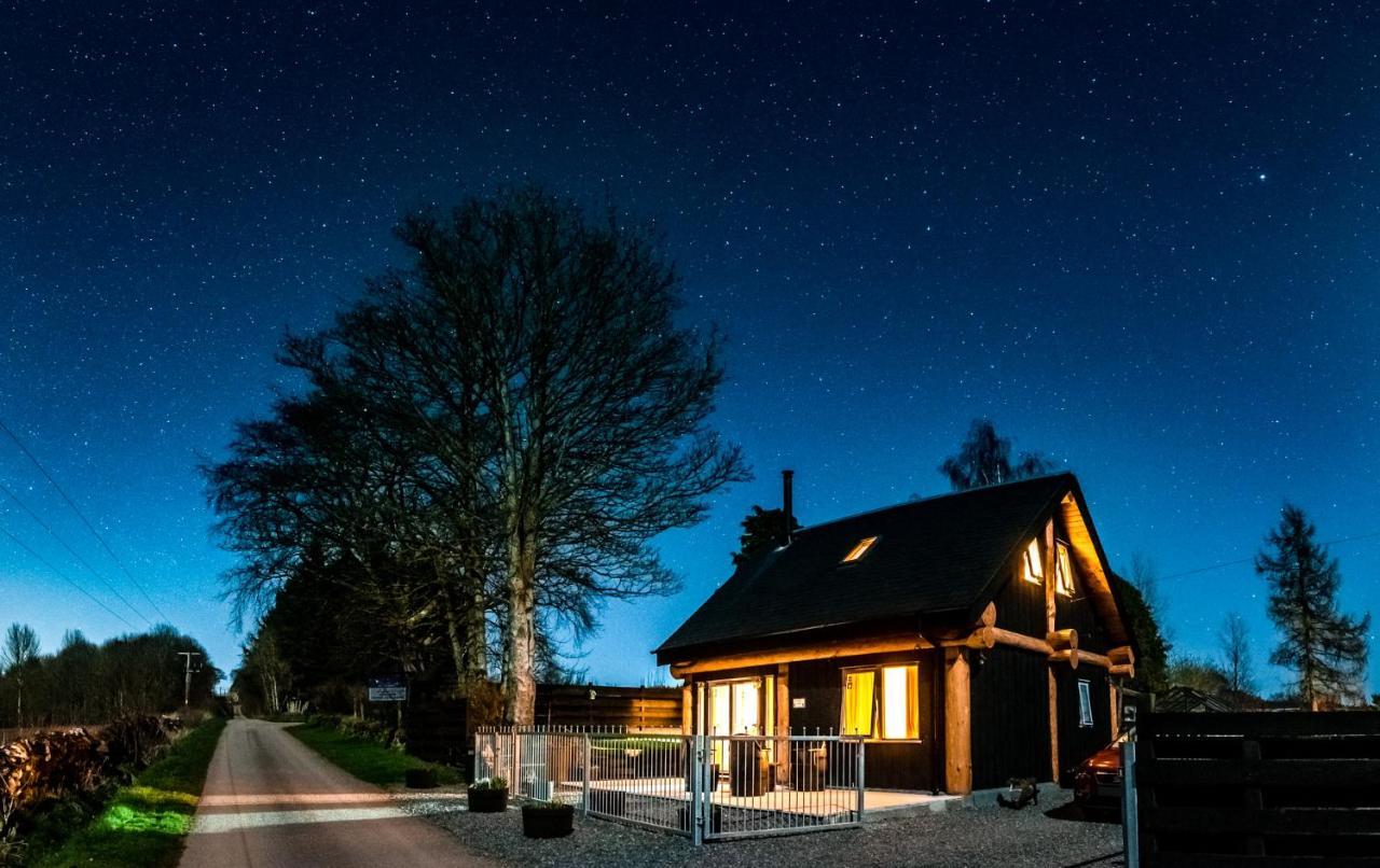 Rowanlea Lodge With Hot Tub Marykirk Exterior foto